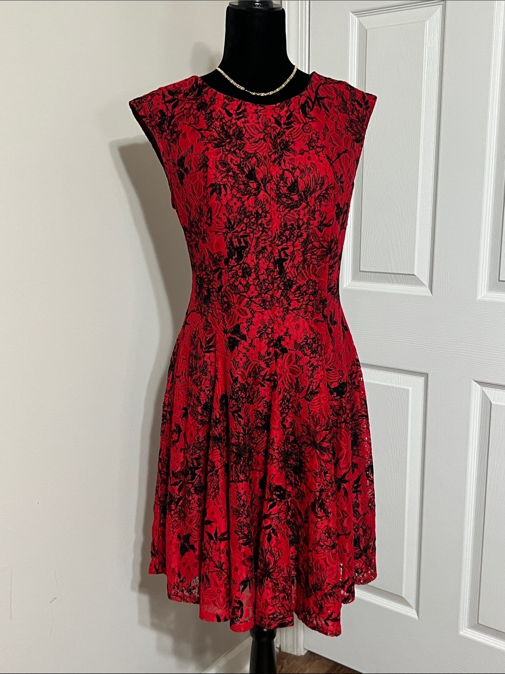 Gabby Skye Red and Black Floral Midi Dress